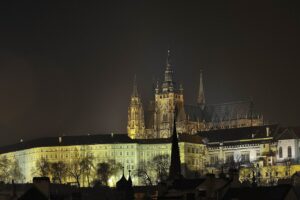 Boj o prezidentské křeslo začíná, zatím je to ale velká nuda. Pavel nemá soupeře a hraje sólo