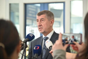 V ANO přehazují lidi jak se jim zlíbí. Sotva se stali poslanci, už míří do Senátu. Je to vůči voličům fér?