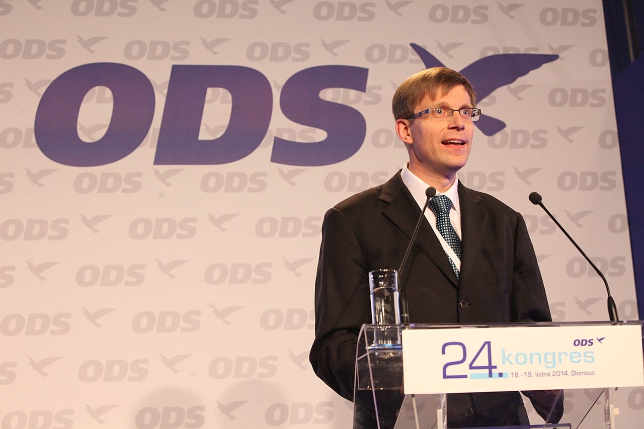 ODS se dál propadá. Opozice má překvapivého lídra, vydrží to tak do voleb?