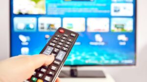 Soud zakázal v televizi vysílat film podle historické skutečnosti. Zákaz je jen na oko, kdo chce, cestu si najde