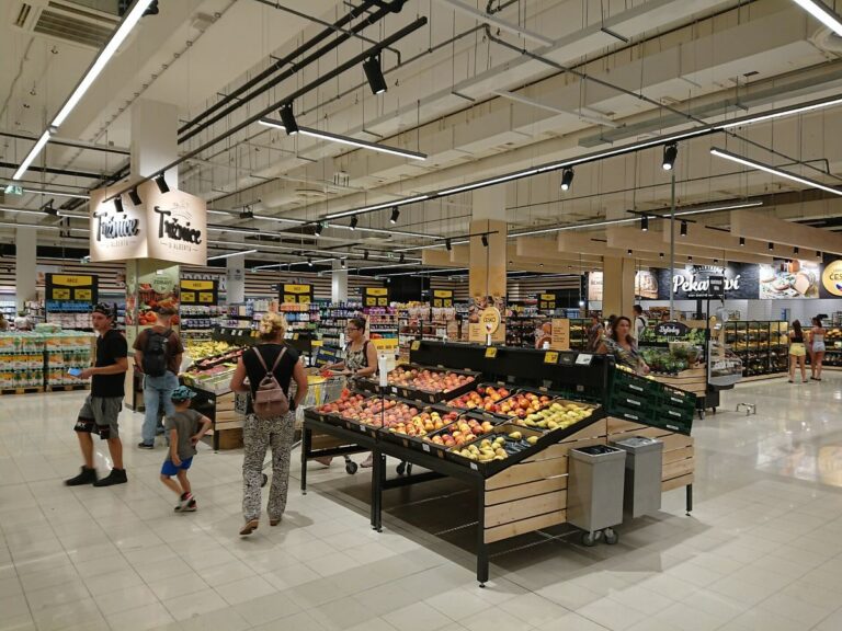 2022 07 27 Albert Hypermarket Forum Nova Karolina 04