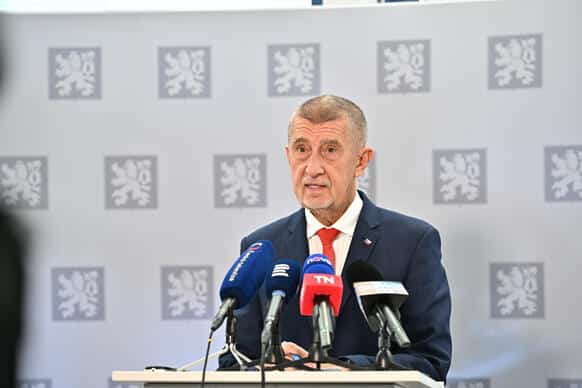 Babiš si chce posvítit na dávky v nezaměstnanosti, trh práce přitom hlásí nedostatek lidí. Kdo hledá logiku, hledá marně