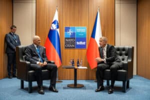 Výmluvy a kličkování: Babiš v NATO říkal, co se mu hodilo. To není strategie, to je chaos
