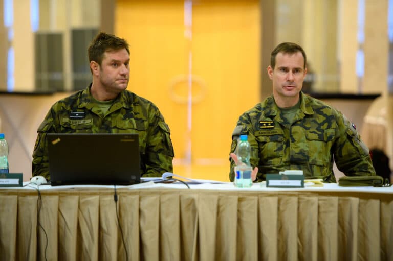 general rehka zduraznil ze se na nej muzou mladi vojaci kdykoliv obratit