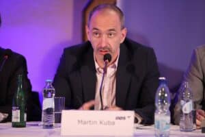 Naivita, nebo konečně opravdová politika bez lží? Martin Kuba chce ve volbách vsadit na nepopulární sliby